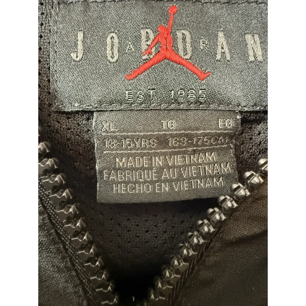 Air Jordan Track Jacket Full‎ Zip Boys X-Large 16 Black Red.  J81